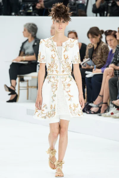 Look 54
